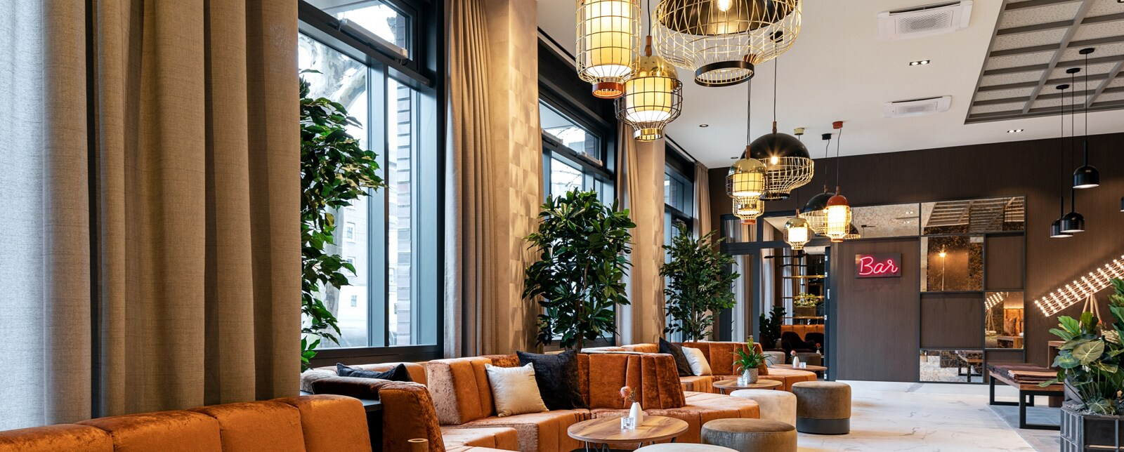 NH Hotel + 1 x Con-Paket Deluxe