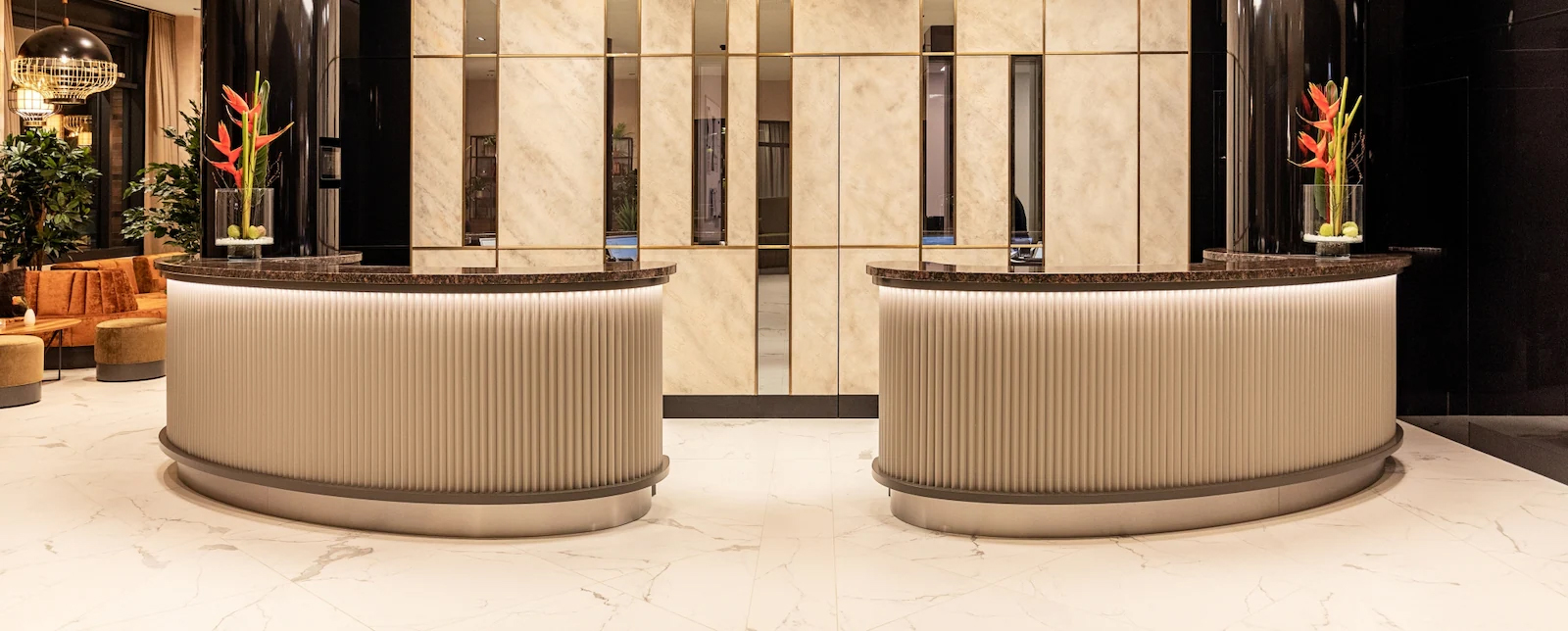 NH Hotel + 1 x Con-Paket Deluxe