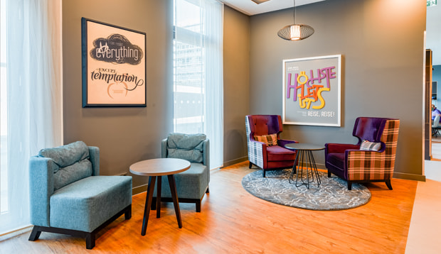 Premier Inn + 1 x Con-Paket Deluxe