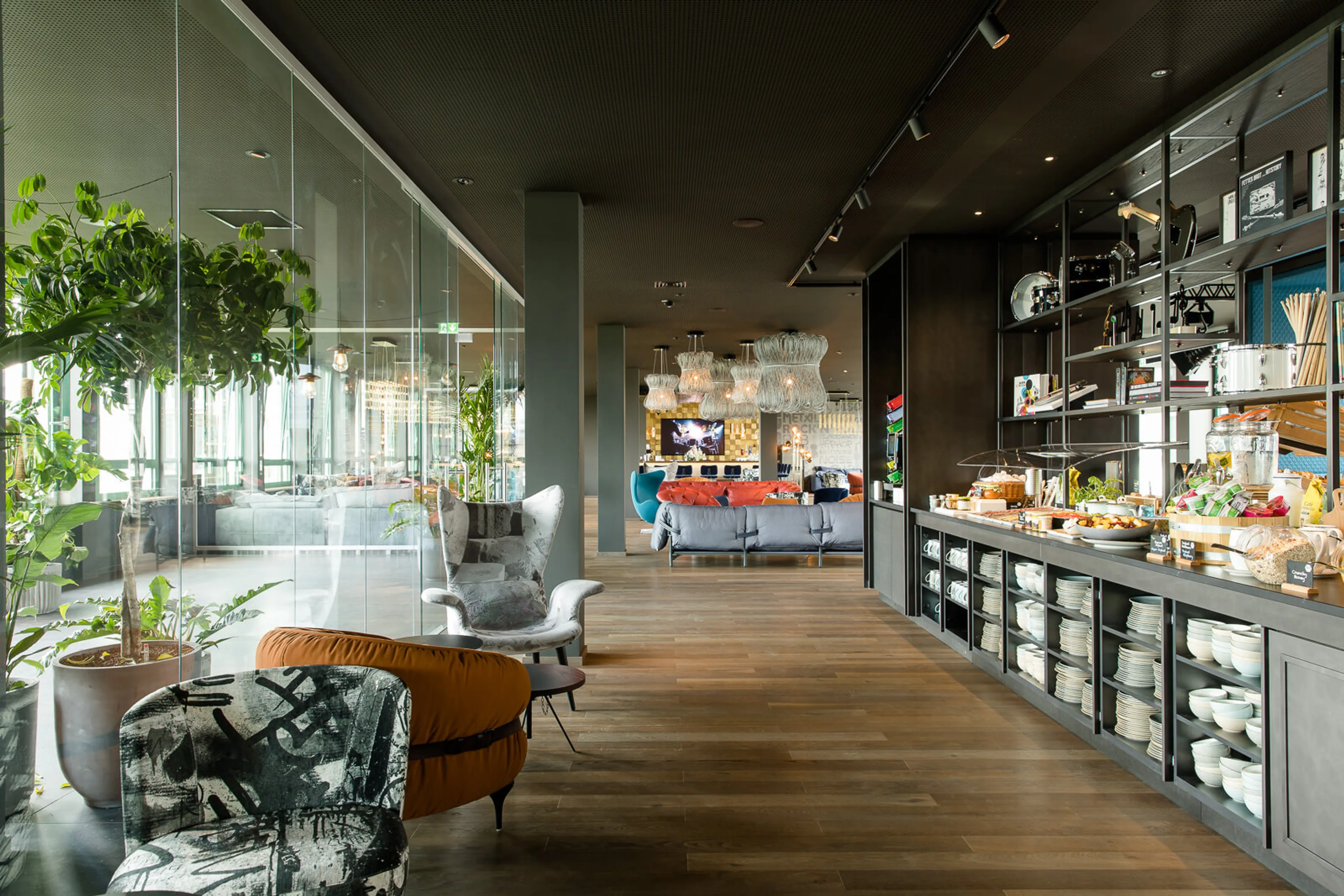 Motel One + 1 x Con-Paket Deluxe