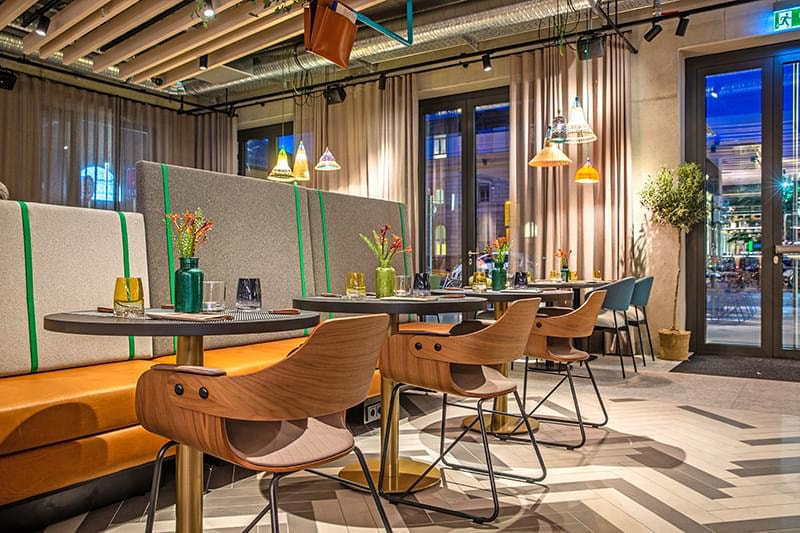 Hilton Garden Inn + 1 x Con-Paket Deluxe